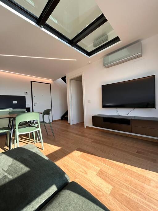 Elegante Loft A Apartamento Milán